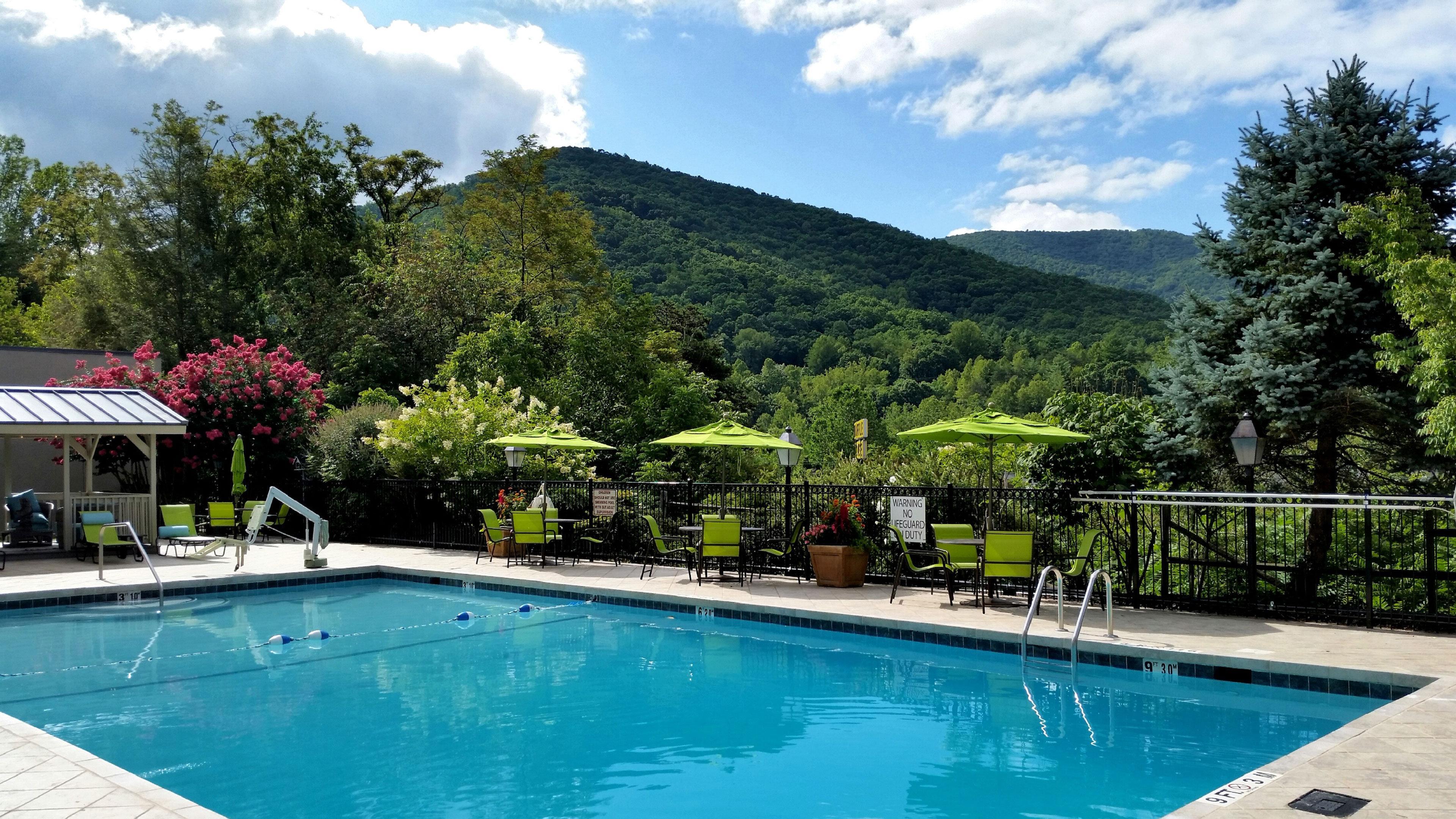 Holiday Inn Asheville East-Blue Ridge Pkwy By Ihg Buitenkant foto