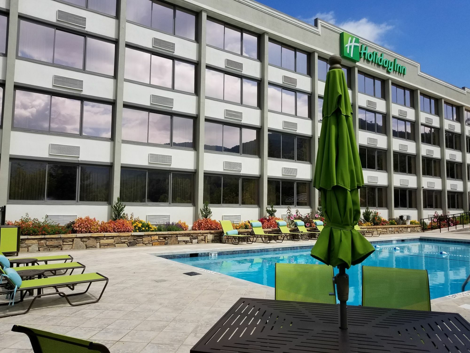 Holiday Inn Asheville East-Blue Ridge Pkwy By Ihg Buitenkant foto
